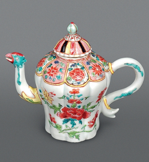 Chinese Famille Rose Porcelain Teapot and Cover